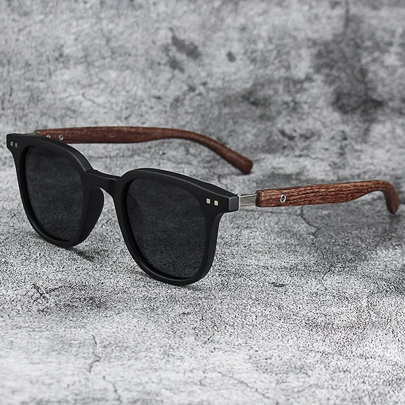 Polarisierte Sonnenbrille mit Holzmaserung